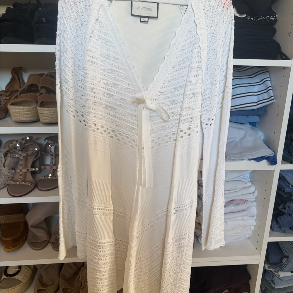 Alexis white knit dreas